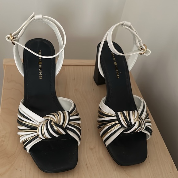 Tommy Hilfiger heels - Picture 3 of 7